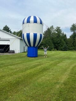 Montgolfière gonflable publicitaire 25 pieds - bleu et blanc – Image 4